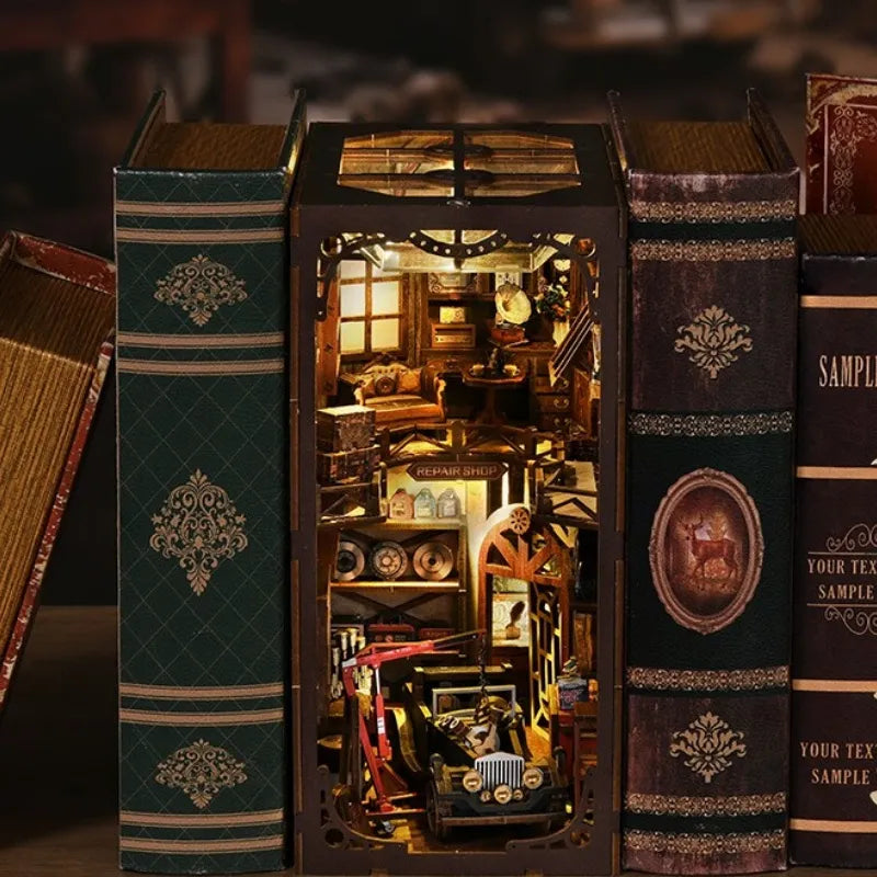 Craftsmanship Repair Shop | Book Nook-bouwpakket