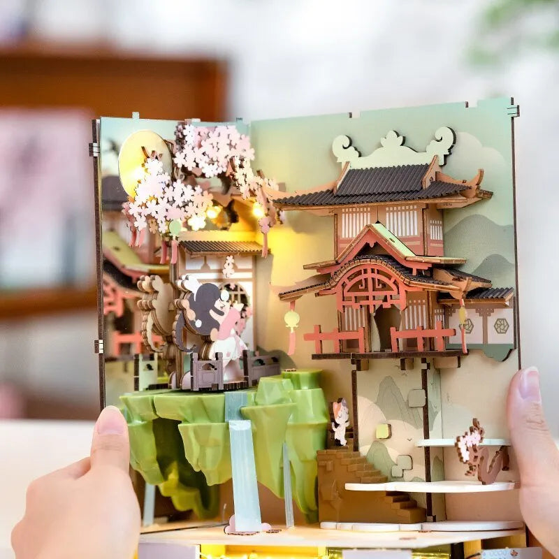 Kit Falling Sakura Book Nook