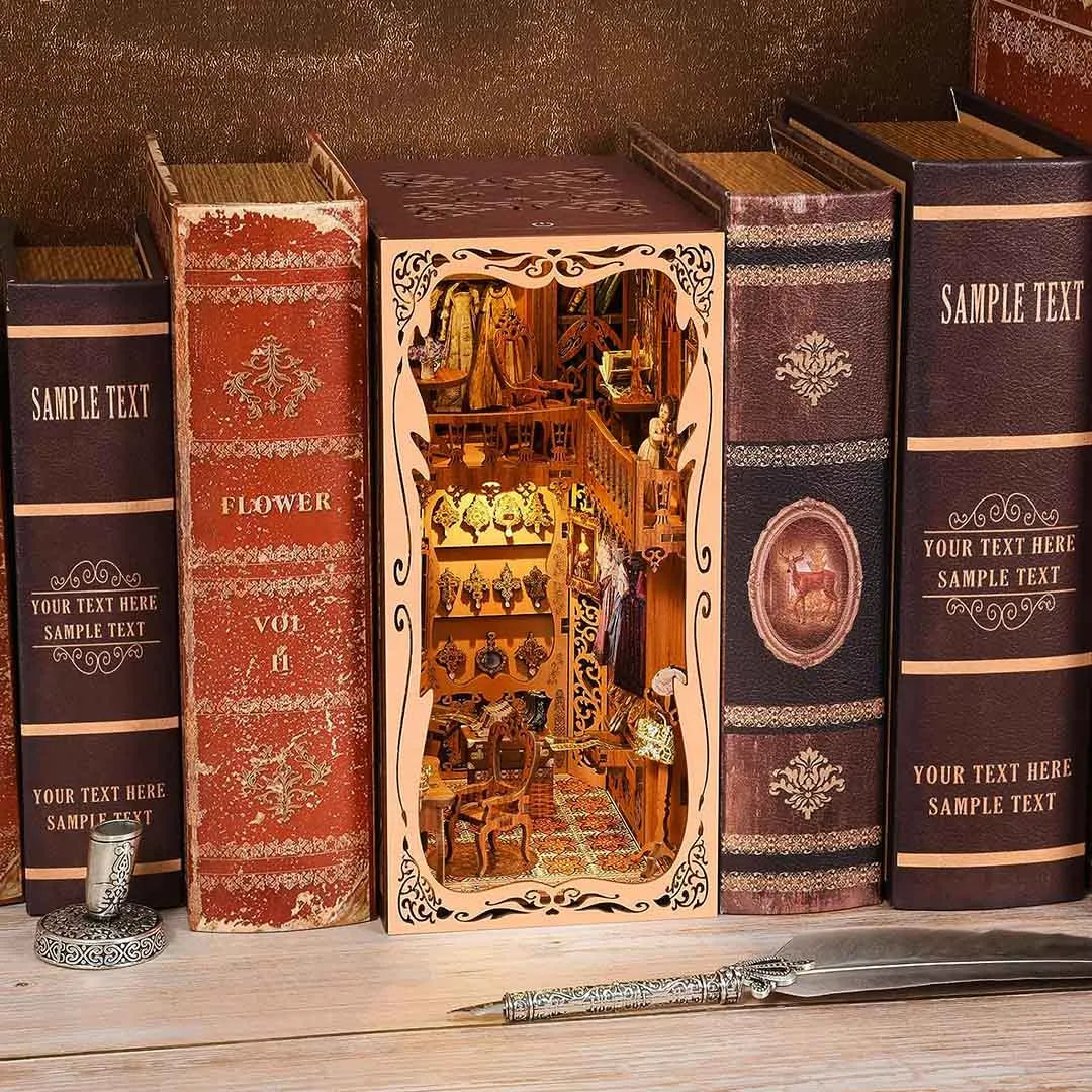 Magnifique garde-robe de la duchesse Book Nook Kit