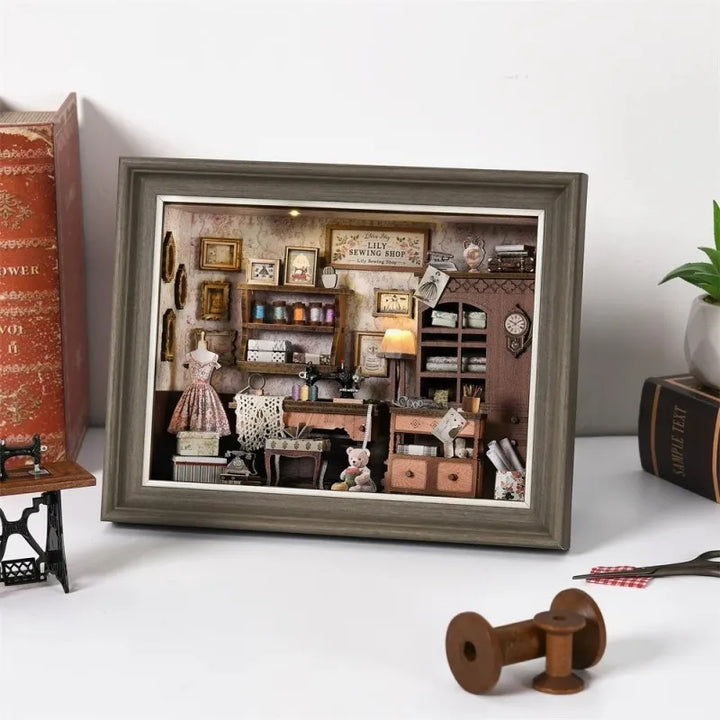 Lily's Sewing Shop | 3D-dioramabouwpakket in een lijst