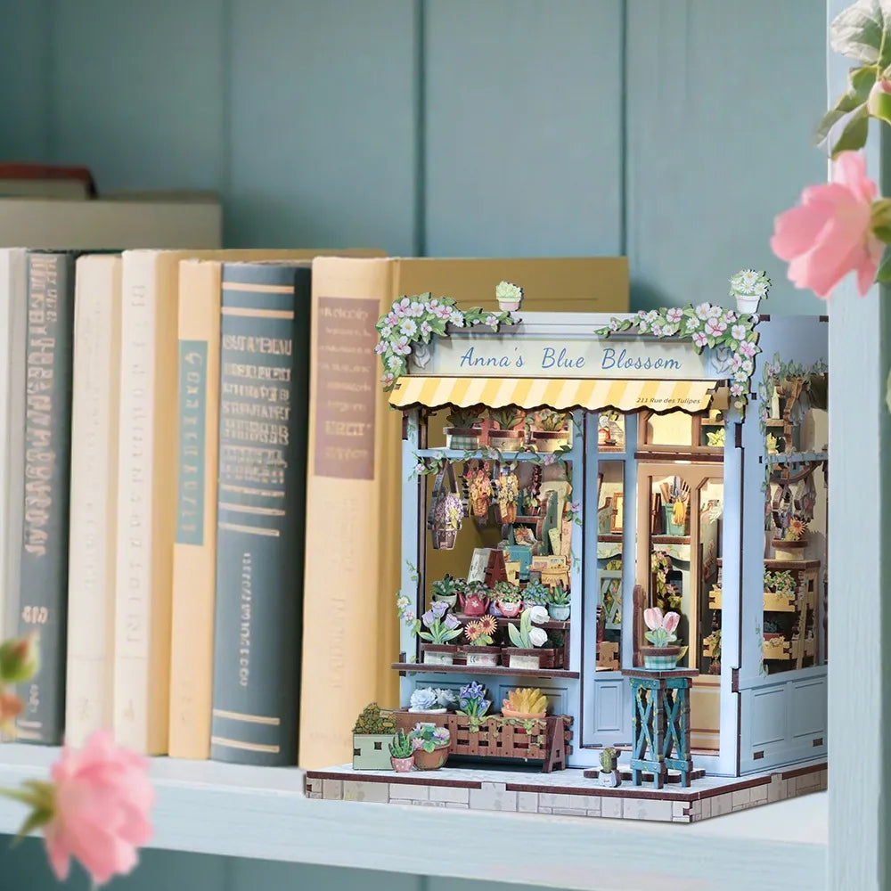 Anna's Blue Blossom book nook kit – detail view 8