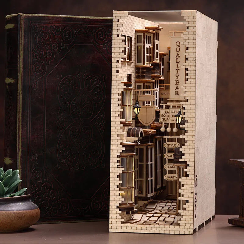 Diagon Alley | Book Nook-bouwpakket met magische winkels