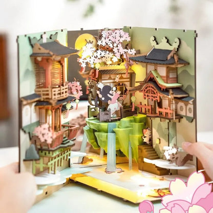 Book Nook - Falling Sakura | TGB05