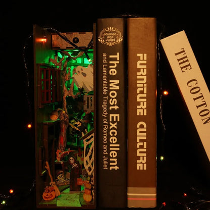 Book Nook - Halloween Alley