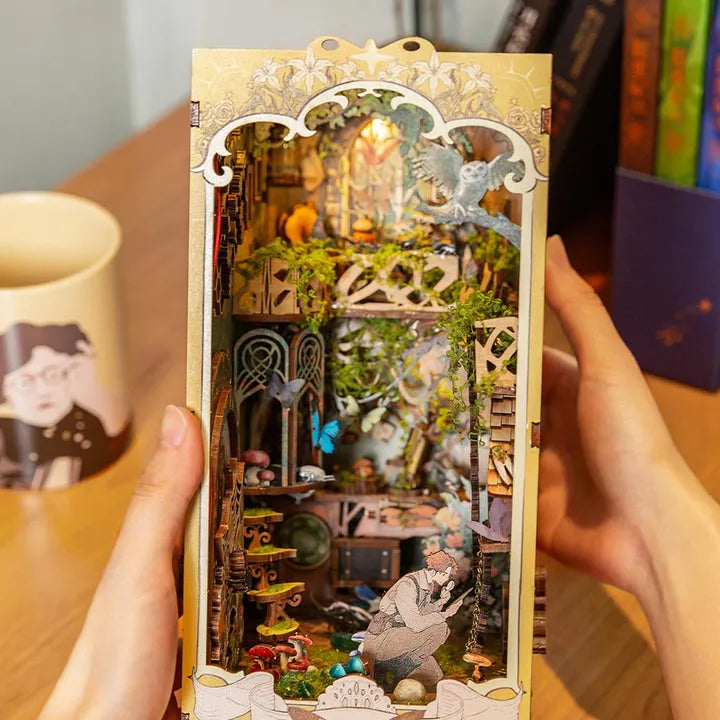 Book Nook - Insect Story