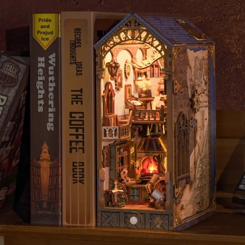 Leonardo Da Vinci Book Nook Kit – DIY Renaissance Study