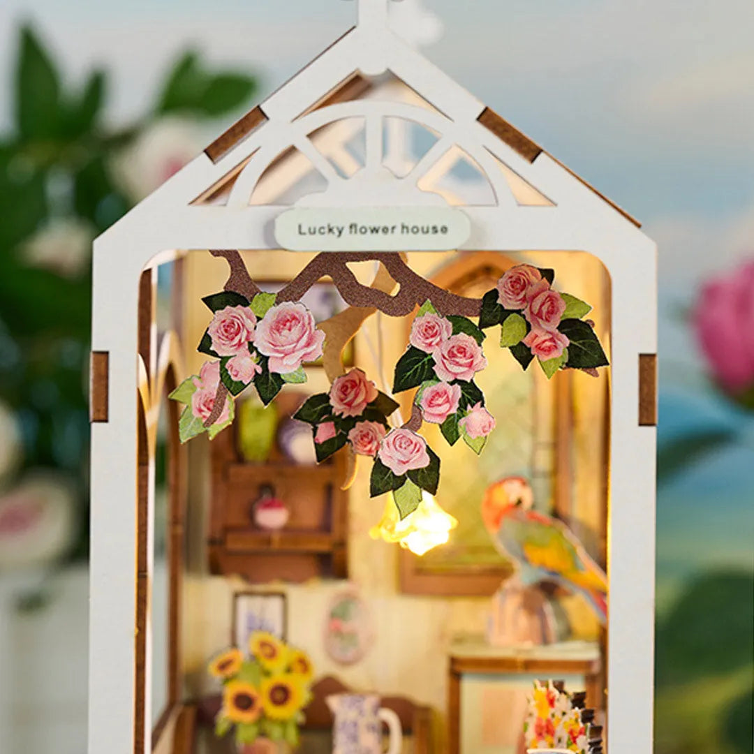 Book Nook - Lucky Flower House