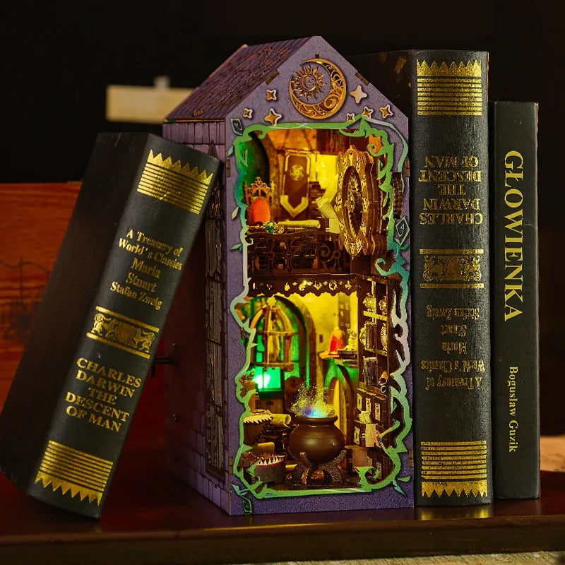 Kit de Book Nook Hutte du mage mystique