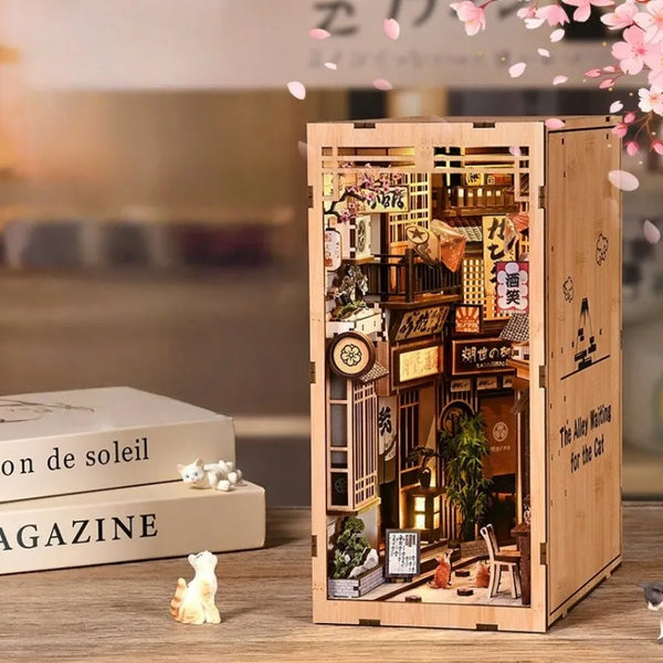 Book Nook Japan - The Alley Waiting for the Cat