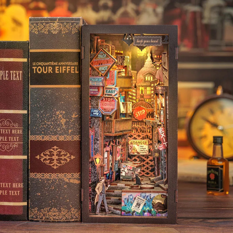 The Long Goodbye | Book Nook-bouwpakket