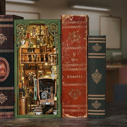 Book Nook - The Radium Lady