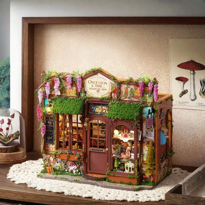 Miniature House - Dollhouse Shop