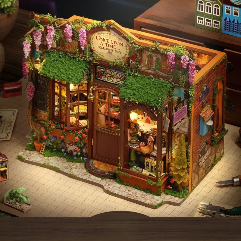 Miniature House - Dollhouse Shop