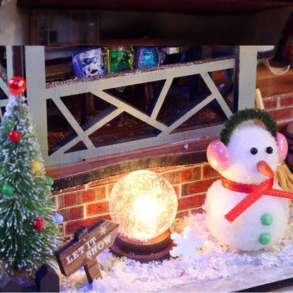 Miniature House Kit - Warm Christmas Lodge